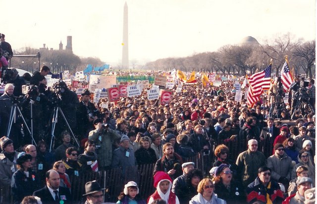 Массовая демонстрация в Вашингтоне накануне встречи в верхах между Рейганом и Горбачевым.