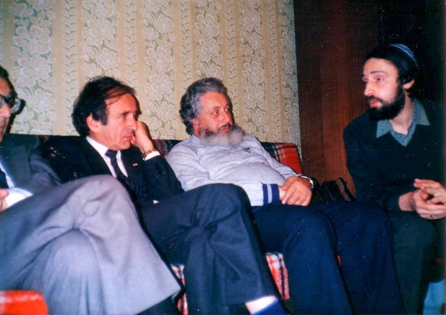 Александр Холмянский (справа) на встрече с Эли Визелем (слева). Между ними Владимир Слепак.