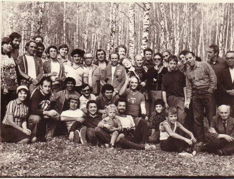 Bella Polatnik, meadow of Lunts summer 74 На встрече с израильскими спортсменами в лесу под Москвой